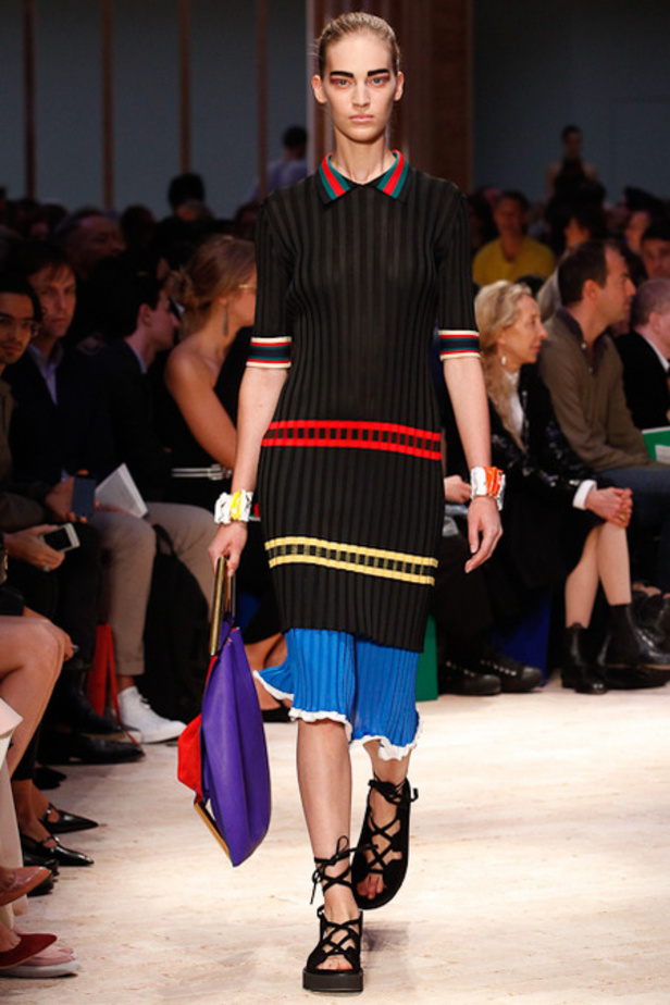 Celine أقمشة فريدة لانوثة ساحرة