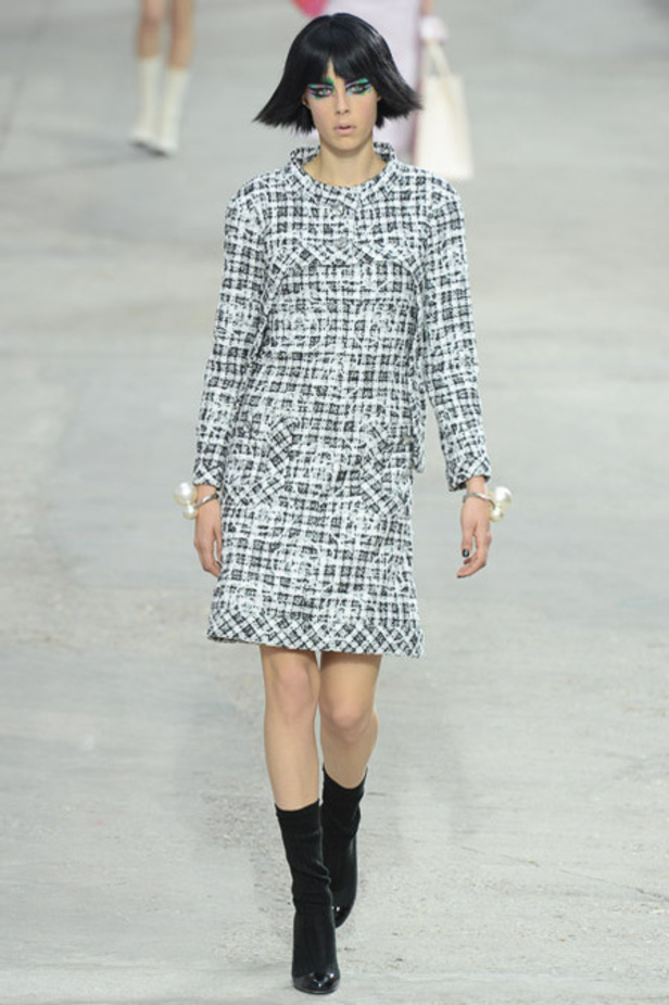 Chanel ترسم موضة الموسم