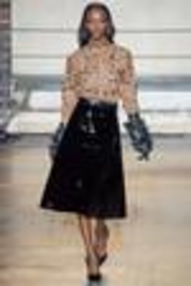 Rochas... أناقة مثيرة ينقصها الجمال