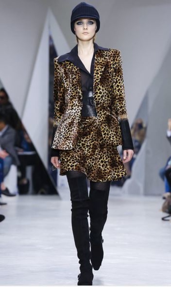 عرض Pascal Millet الأناقة في البساطة!