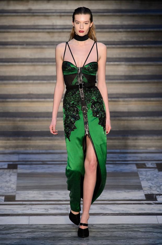 Julien Macdonald عاشق لموضة الشبك