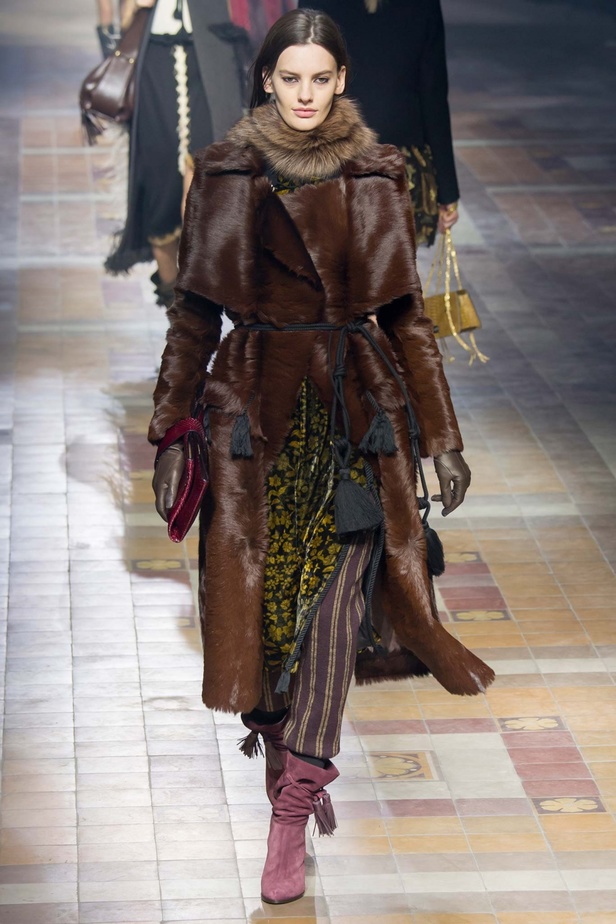 Lanvin تقدم أجمل مجموعاتها وتستوحيها من كازابلانكا