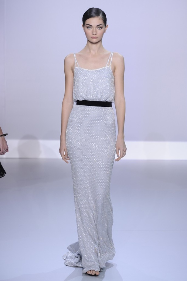 Ralph & Russo مجموعة حالمة تعيدنا الى العصر الذهبي