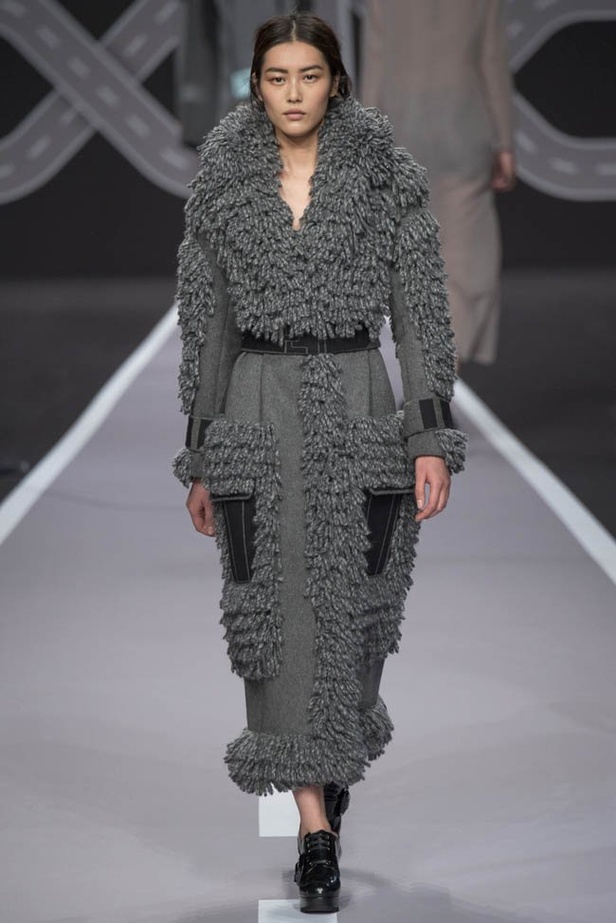 Viktor & rolf... الرمادي كما لم تشاهديه من قبل