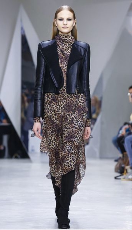 عرض Pascal Millet الأناقة في البساطة!