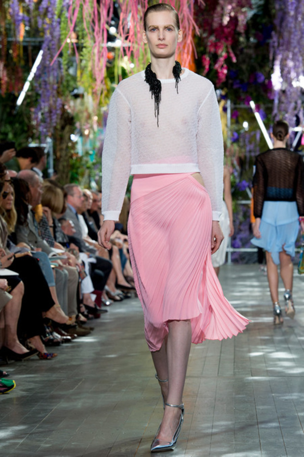 Christian Dior يبهر الحضور بعرض فريد من نوعه