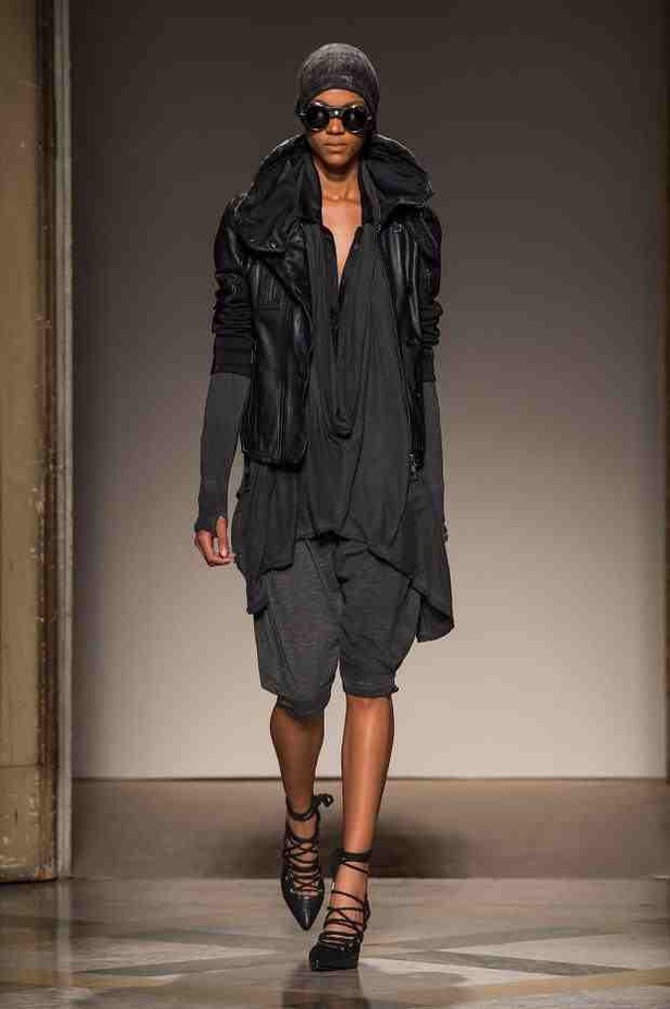 السفر تحت سحابة ربيع NICHOLAS K