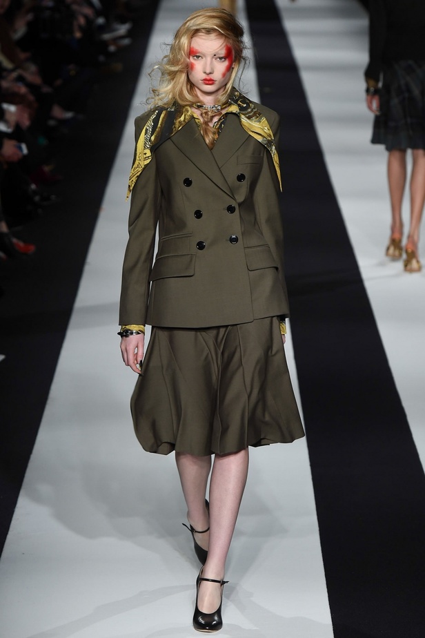 Vivienne Westwood Red Label....عرض مبهر ومفارق