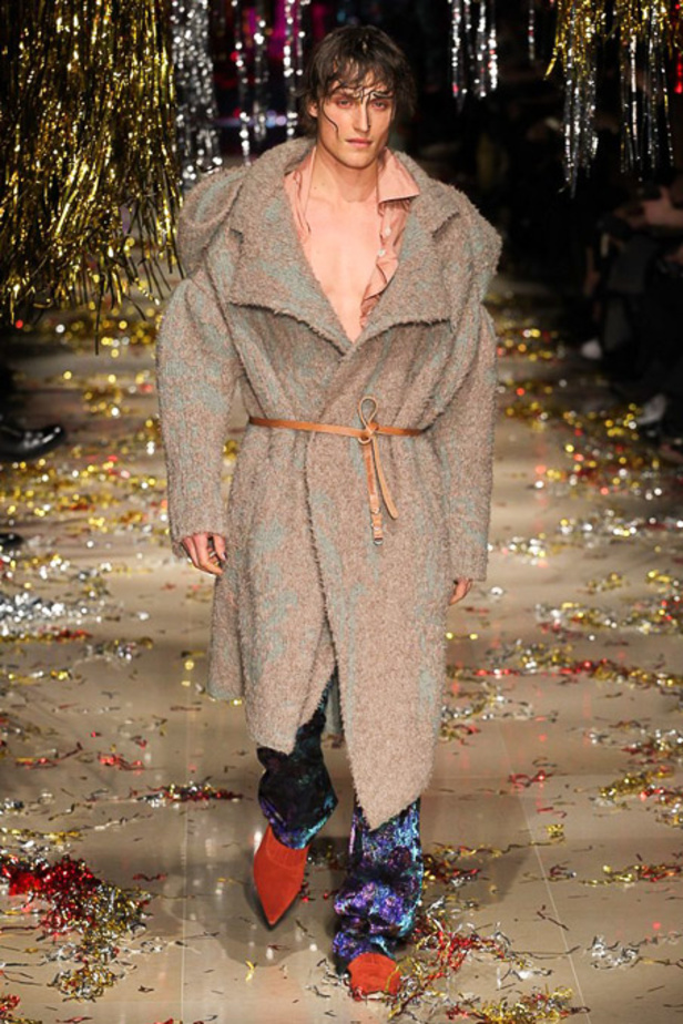 "Vivienne Westwood"... فانتازيّا فوضويّة بامتياز
