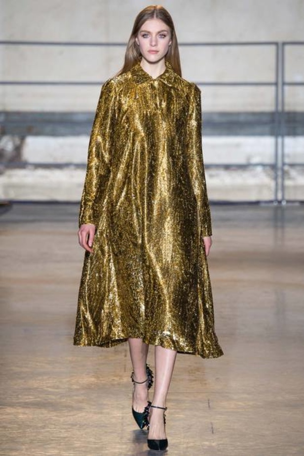 Rochas... أناقة مثيرة ينقصها الجمال