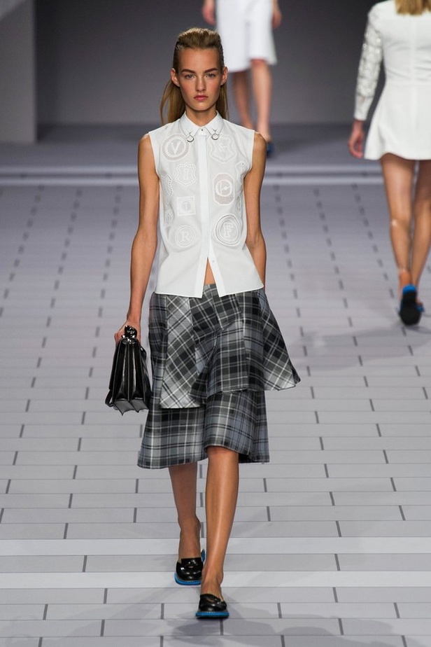 Viktor and Rolf : الزي المدرسي الكلاسيكي...