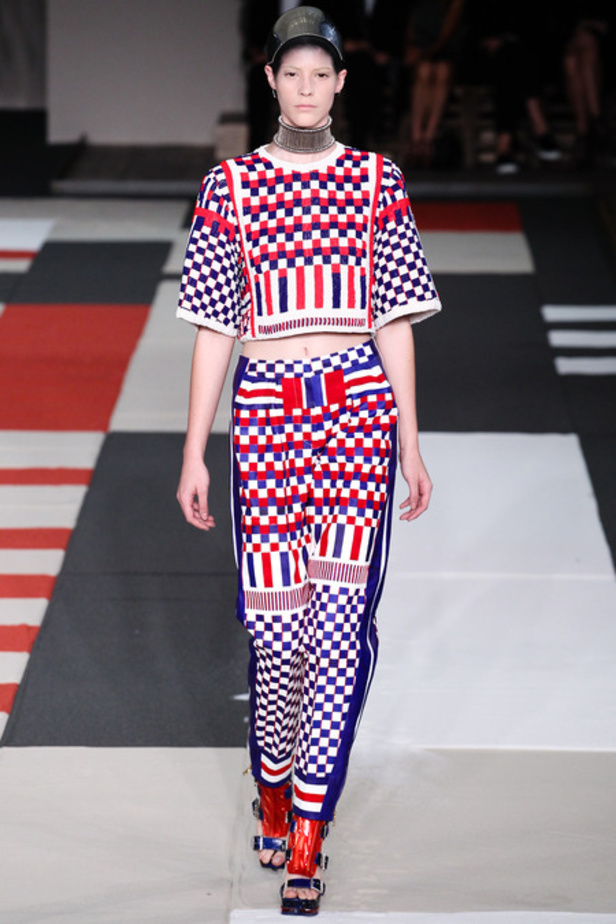 Alexander McQueen خطوط مستوحاة من الطراز الروماني