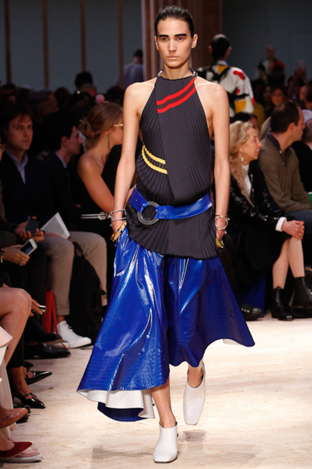 Celine أقمشة فريدة لانوثة ساحرة