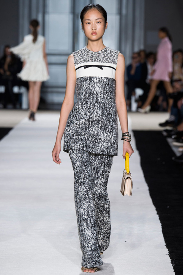 ريش وأزهار في عالم Giambatistta Valli