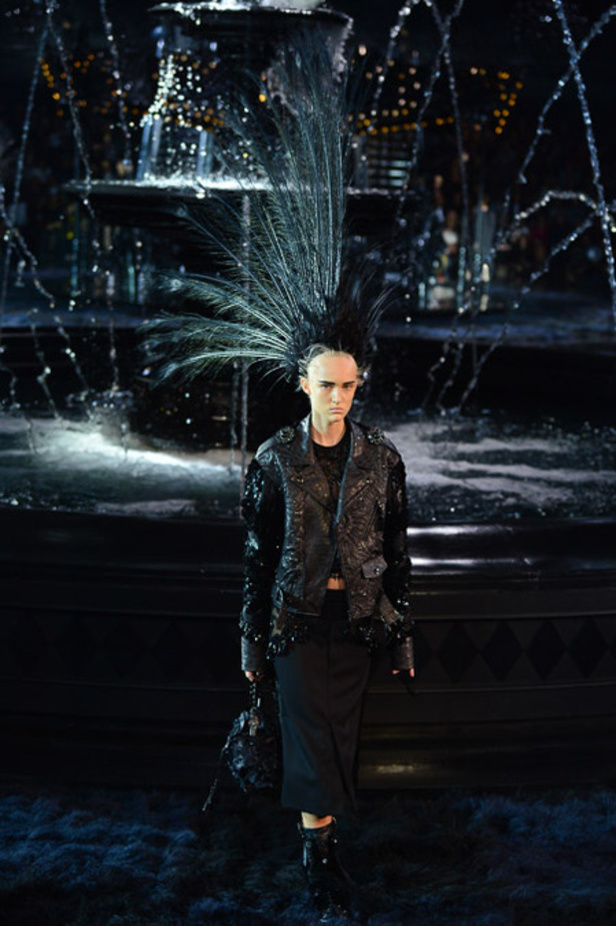 Louis Vuitton تودّع مارك جايكوبز في عرض استثنائي