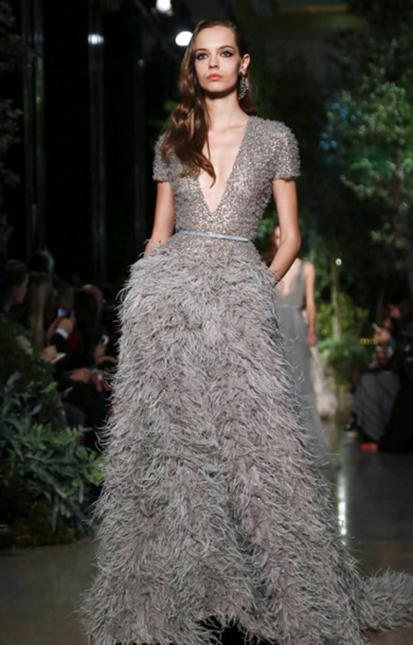 Elie Saab يمنح سندريلا سحر شهرزاد