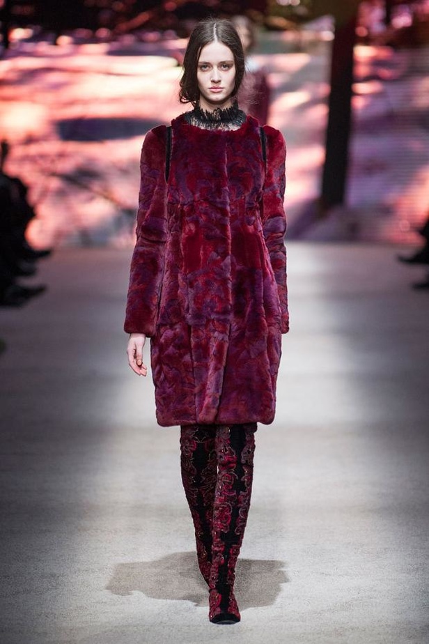 طلّة راقية في عالم التطريز مع Alberta Ferretti