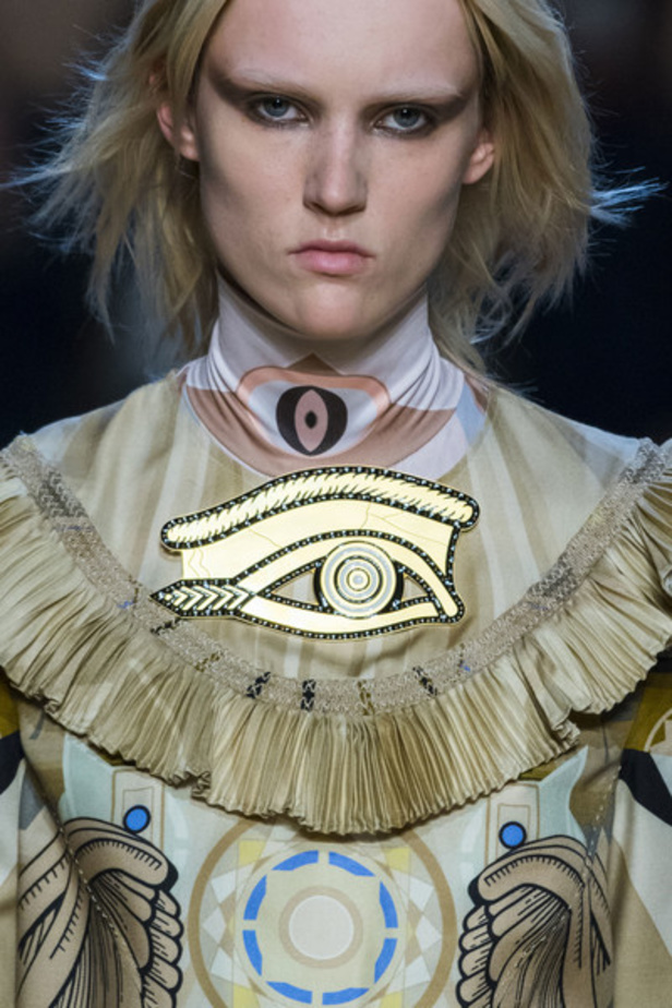 مجموعة جيفنشي لخريف وشتاء 2016-2017