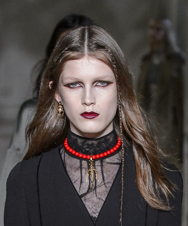 عرض أزياء Valentino لخريف وشتاء 2017!