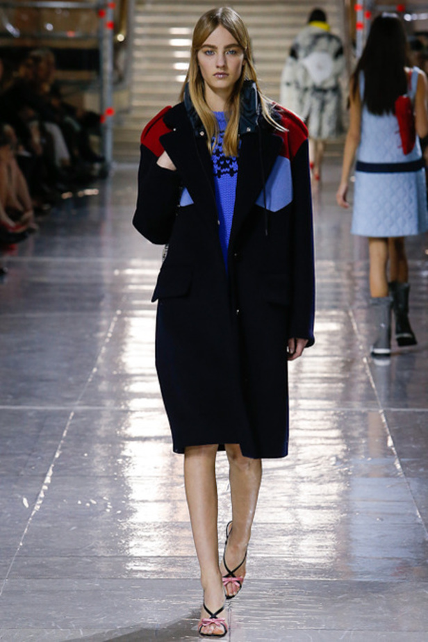 خريف Miu Miu... جمال بألوان السماء السبعة