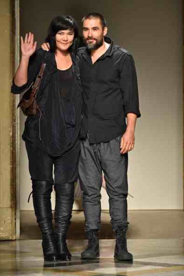 السفر تحت سحابة ربيع NICHOLAS K