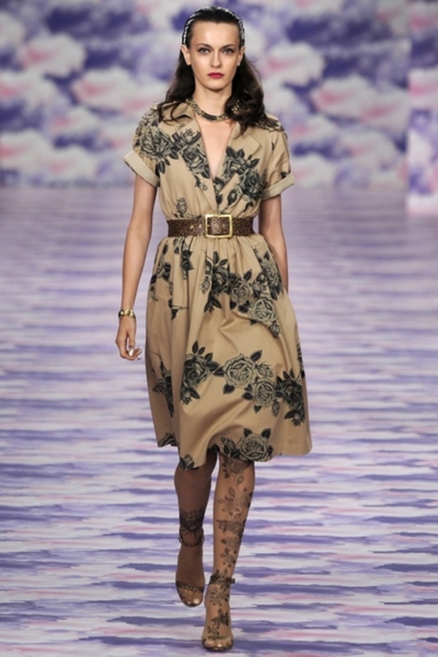 House of holand لامرأة شخصيتها قوية وعصرية