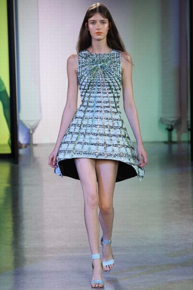 Pilotto Peter يُتقن موضة الفساتين المطبعة