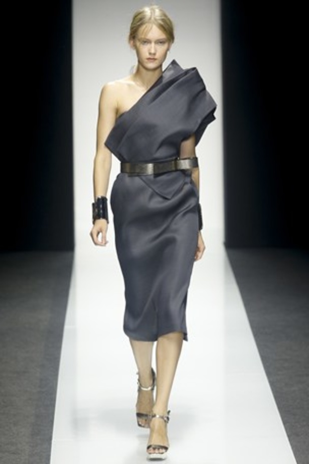 Gianfranco Ferré .. منحوتات أنيقة لمساء صاف