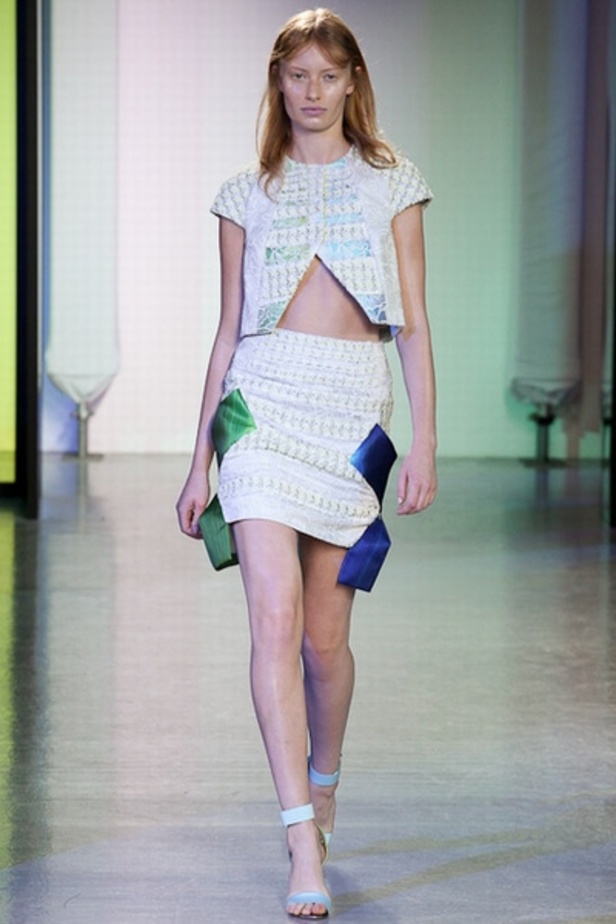 Pilotto Peter يُتقن موضة الفساتين المطبعة