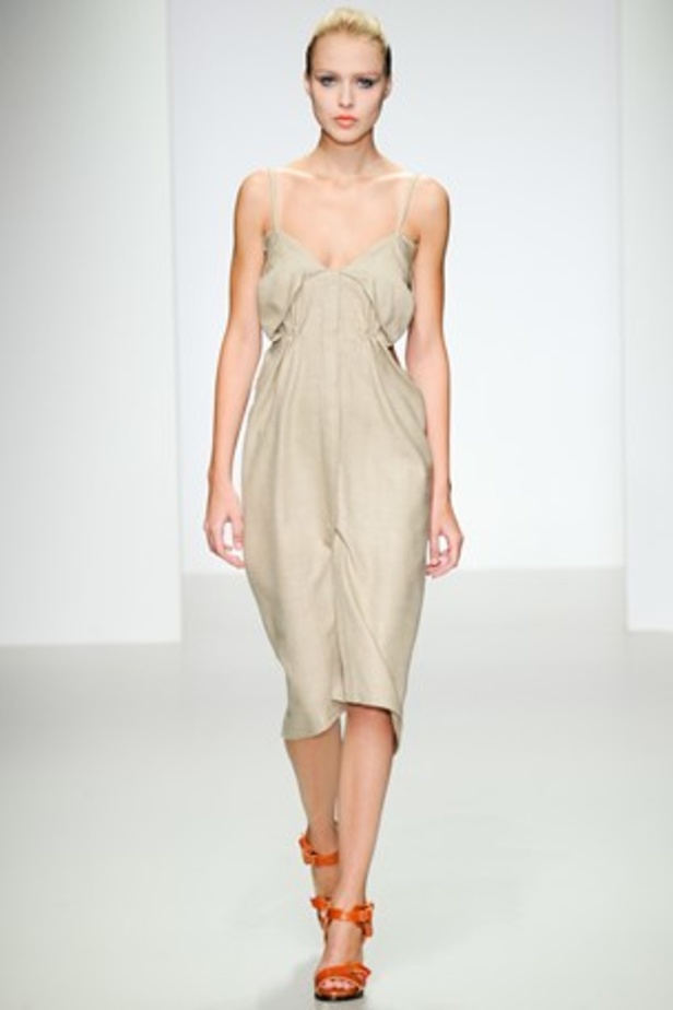 ربيع Emilio De La Morena... أناقة شبابية ناعمة