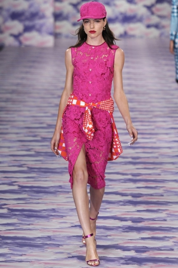 House of holand لامرأة شخصيتها قوية وعصرية