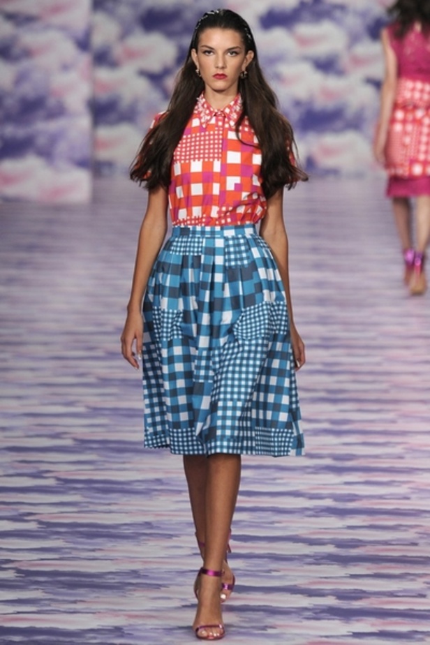 House of holand لامرأة شخصيتها قوية وعصرية