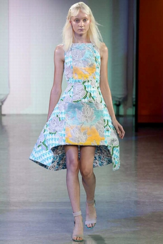 Pilotto Peter يُتقن موضة الفساتين المطبعة