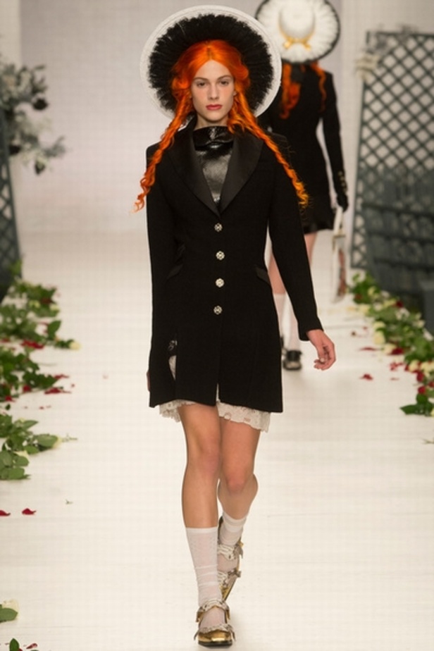 Meadham Kirchoff غرابة وجرأة لافتة 