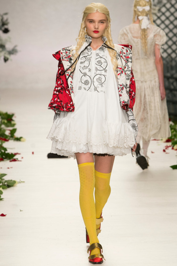 Meadham Kirchoff غرابة وجرأة لافتة 