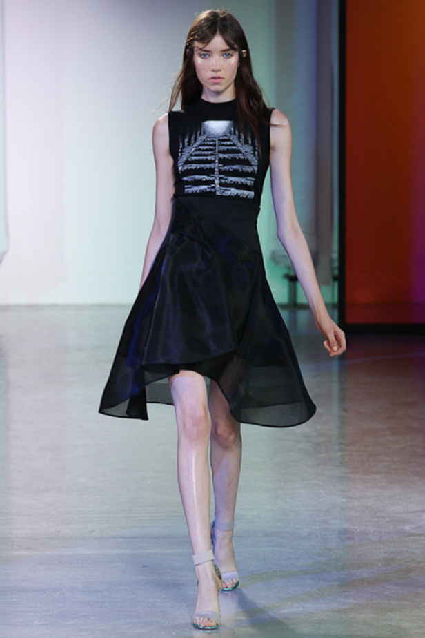 Pilotto Peter يُتقن موضة الفساتين المطبعة