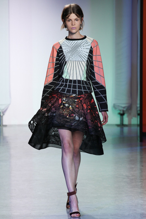 Pilotto Peter يُتقن موضة الفساتين المطبعة