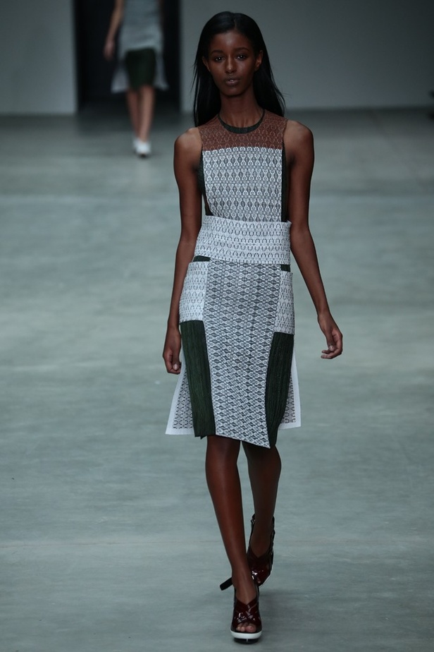 Calvin Klein: هوية جديدة للابيض والاسود