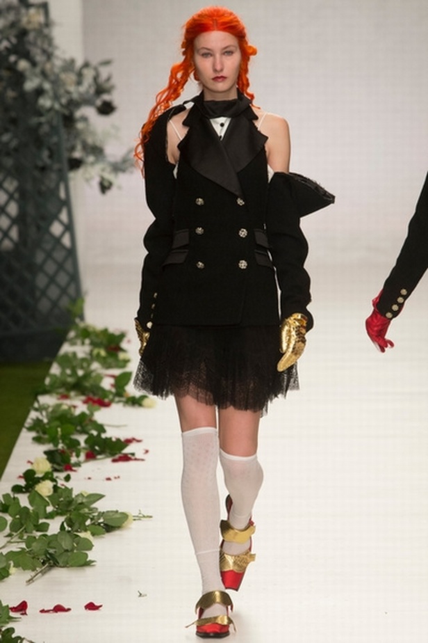Meadham Kirchoff غرابة وجرأة لافتة 
