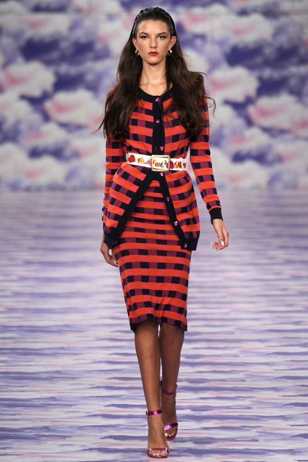 House of holand لامرأة شخصيتها قوية وعصرية