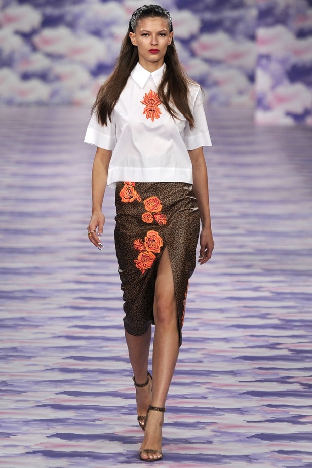 House of holand لامرأة شخصيتها قوية وعصرية