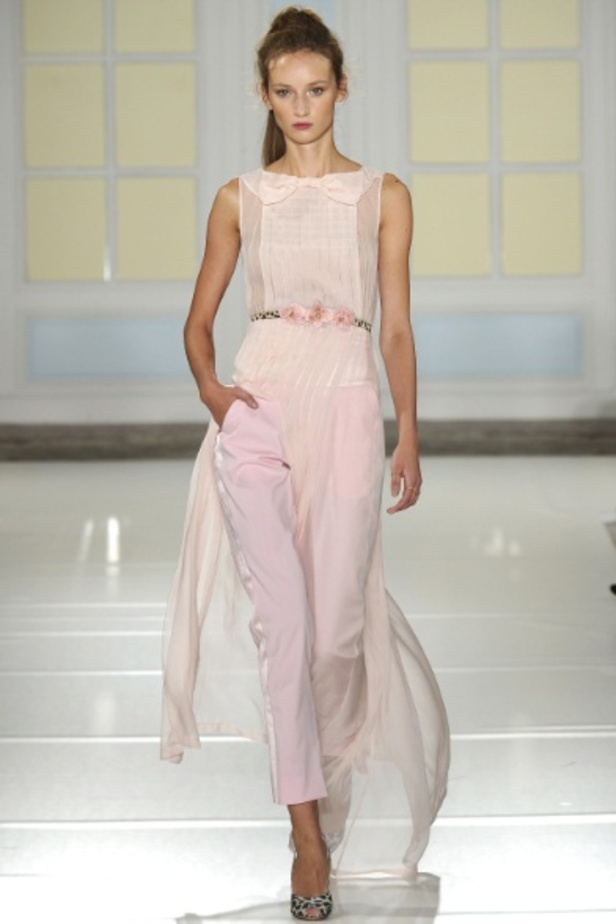 Alice Temperley: رومنسية تفوق الخيال