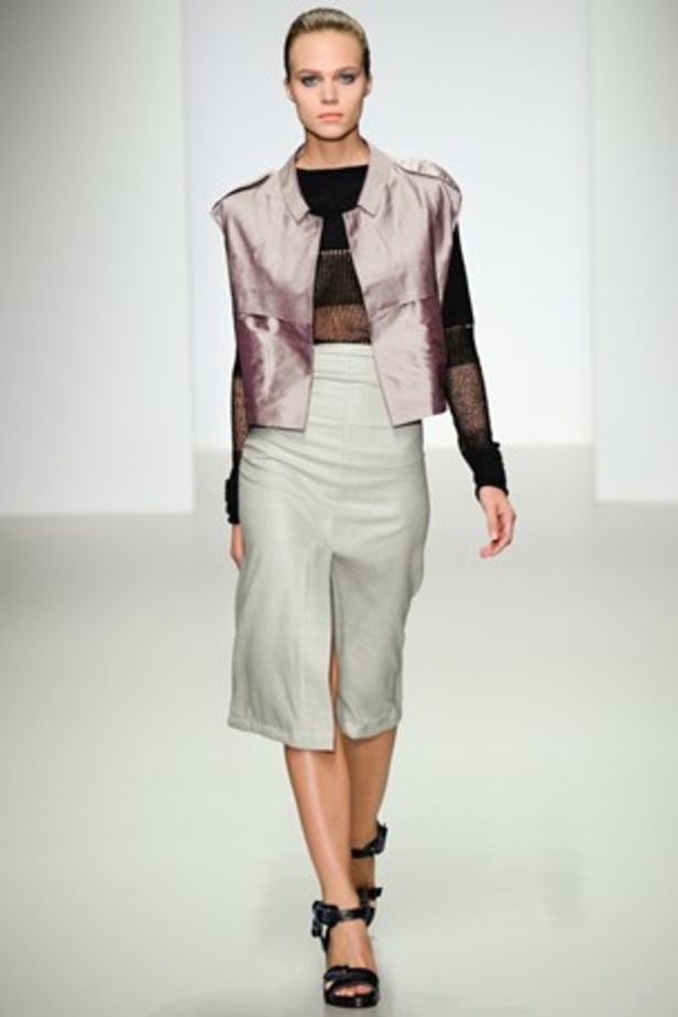 ربيع Emilio De La Morena... أناقة شبابية ناعمة