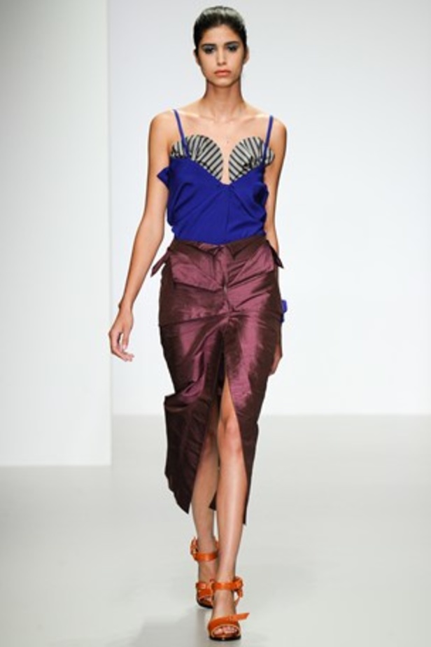 ربيع Emilio De La Morena... أناقة شبابية ناعمة