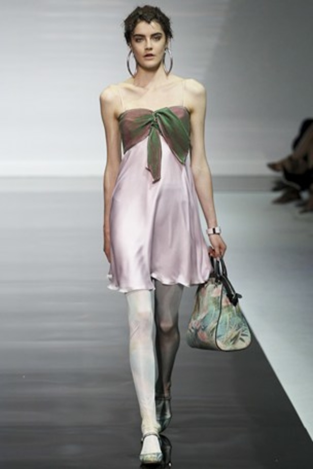 سيدة Armani... الأرقى