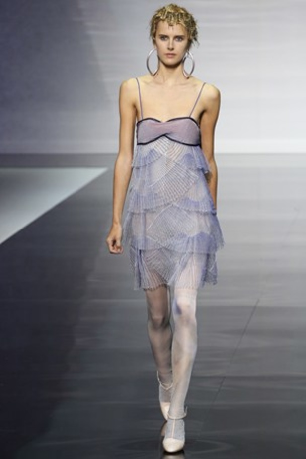 سيدة Armani... الأرقى