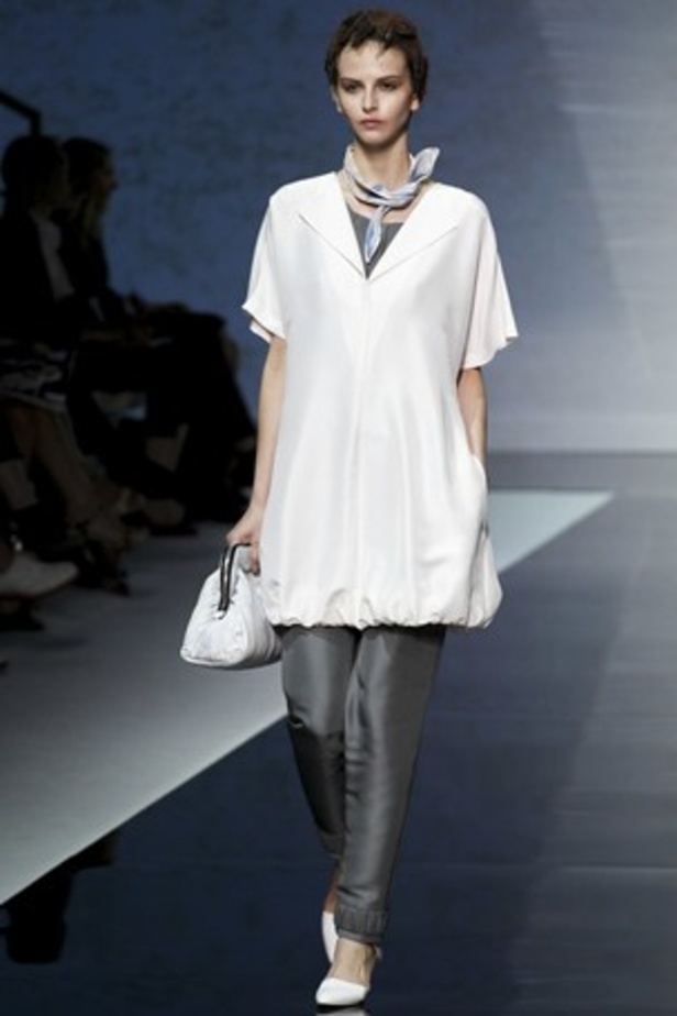 سيدة Armani... الأرقى