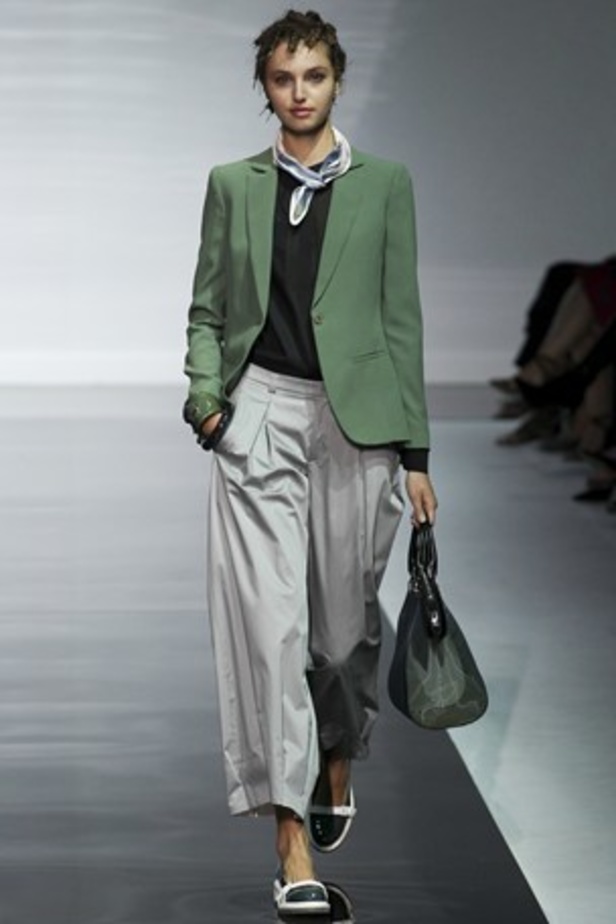 سيدة Armani... الأرقى