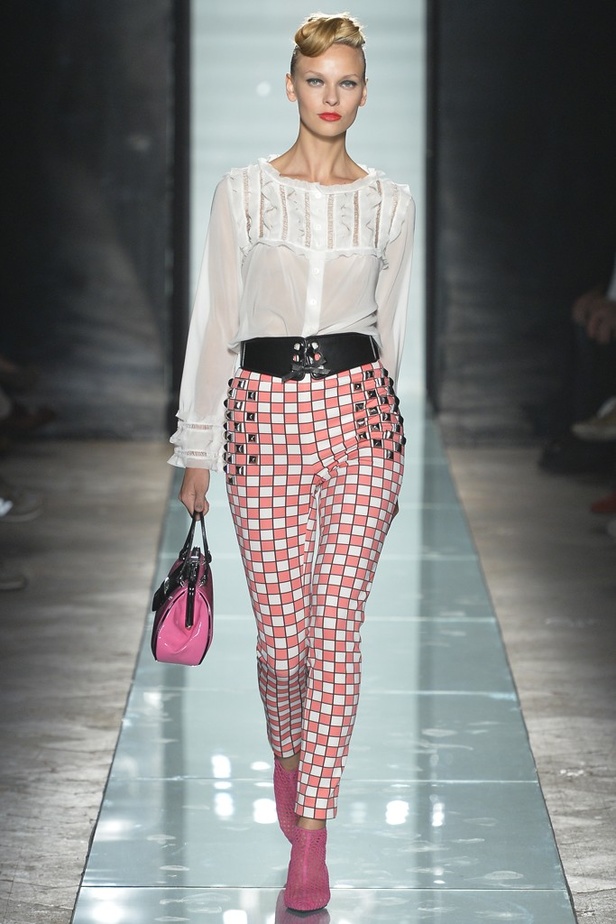 مجموعة Rocco barocco: رؤية ورديّة للحياة