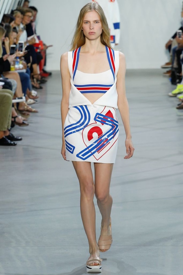 Lacoste ينقلنا إلى المستقبل مع مجموعة بالغة العصرية!